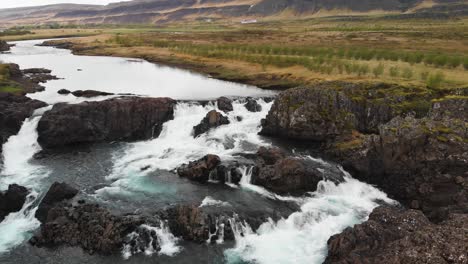 Luftaufnahmen-über-Dem-Wasserfall-Glanni-In-Island-1