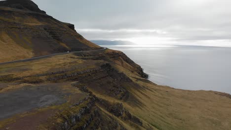Aerial-footage-recorded-close-to-mount-Kirkjufell,-Iceland