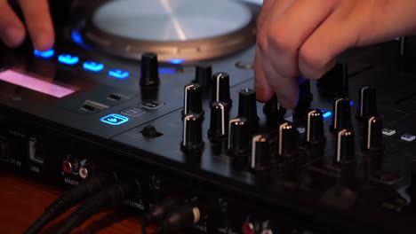 DJ-Decks-Turntable-close-up