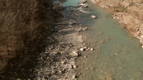Luftaufnahmen-Eines-Flusses-Im-Italienischen-Apennin-2
