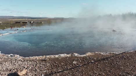 Footage-from-Geysir-hot-springs-locataed-in-Strokkur,-Iceland