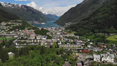 Small-Norwegian-town-of-Odda-in-a-beautiful-valley-during-summer