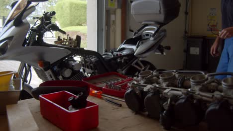 Reparatur,-Wartung-Eines-Gebrauchten-Motorrads
