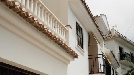 Tilted-slow-motion-dolly-of-typical-white-Mediterranean-houses-in-Spain