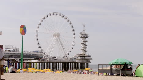 Ferris-Wheel-in-Den-Hague-Beach