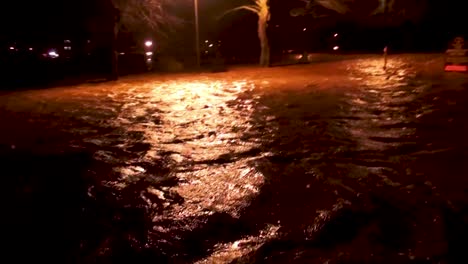 Dramatische-Szenen-Der-Nächtlichen-Überschwemmungen-Im-Carlisle-Lake-District-2015-1