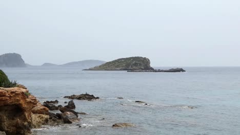 Schöne-Aussicht-Auf-Die-Küste-Von-Es-Canar-Auf-Der-Insel-Ibiza