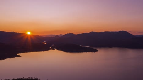 Beautiful-autumn-sunrise-over-the-Kjelavant-lake