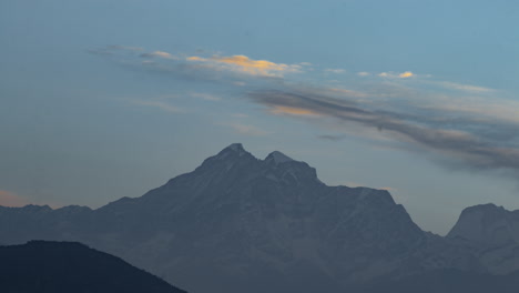 Sunrise-time-lapse-of-Gauri-Shankar-Mountain-range-as-seen-from-Charikot-Bazaar,-Dolakha,-Nepal