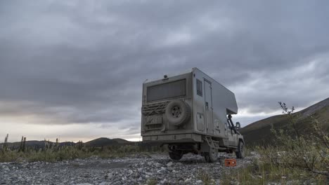 Time-Lapse-of-an-RV-parked-in-Northern-Canada