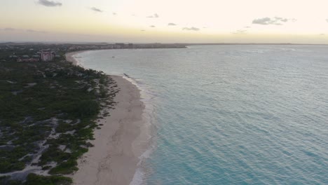Sonnenuntergang-über-Der-Insel-Providenciales-Im-Turks--Und-Caicos-Archipel