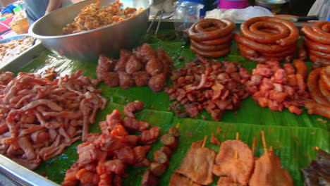 Zeitlupe-|-Straßenmarktessen,-Das-In-Thailand-Zubereitet-Wird
