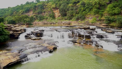Lakhaniya-Dari-Wasserfall-Und-Latif-Shah-Damm-In-Einer-Entfernung-Von-54-Km-Von-Varanasi-1