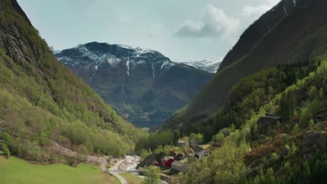 A-small-farm-in-the-Buardalen-valley-on-the-way-to-Buarbeen-glacier