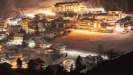 Eine-Nachtansicht-Der-Stadt-San-Vigilio-In-Den-Italienischen-Dolomiten