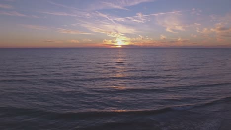 Die-Wellen-Der-Ostsee-Bei-Sonnenuntergang-1
