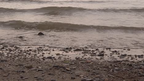 Slow-motion-waves,-seaside-view