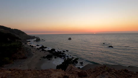 Sonne,-Die-Den-Horizont-Bei-Sonnenuntergang-Entlang-Der-Kalifornischen-Küste-Aus-Der-Ansicht-Der-Bucht-Von-San-Francisco-In-Einer-Schönen-Sommernacht-Erhebt---4k