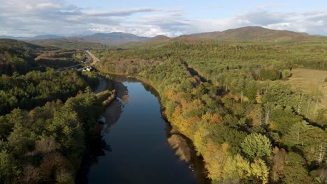 River-in-Picturesque-Nature-Landscape-in-the-New-England-Forest-Wilderness---Rising-Aerial-Drone-view