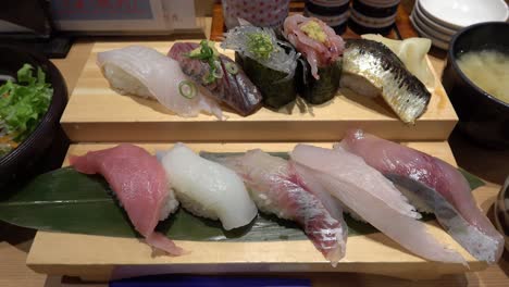 Sushi,-Sopa-Y-Ensalada.-Comida-Japonesa,-Dieta