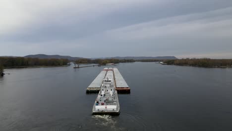 Barge-on-the-Mississippi-River-1