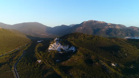 Impresionantes-Tomas-De-Drones-En-El-Parque-Nacional-Del-Promontorio-De-Wilson