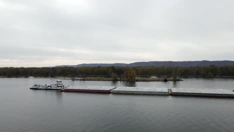 Large-cargo-barge-on-the-Mississippi-River-1