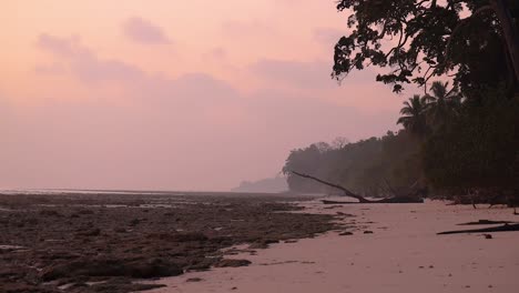 Sonnenaufgang-Am-Strand-Von-Kala-Pathar-Auf-Den-Andamanen--Und-Nikobareninseln,-Indien