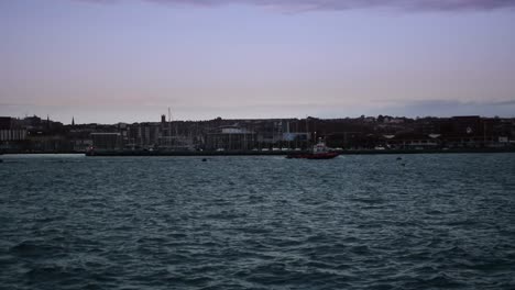 The-last-of-the-boats-coming-into-the-harbour-for-the-night
