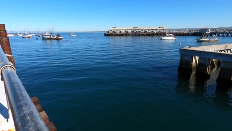 Monterey-Bay-Vom-Pier---Kalifornischer-Winter---4k