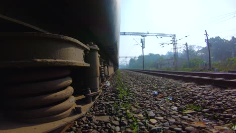 Bahnstrecke-Von-Der-Zugfahrt-In-Indien-Aus-Gesehen-5