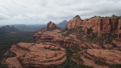 Majestic-red-rock-landscape-in-Sedona,-Arizona,USA