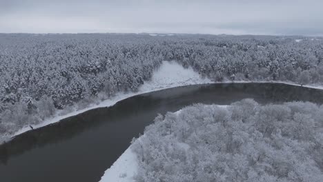 Neris-Flussbiegung-Während-Des-Verschneiten-Winters-1