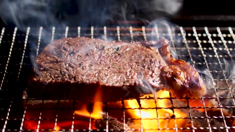 Sirloin-grilled-steak-on-fire-4K