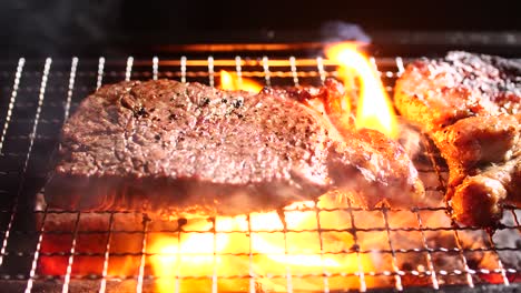 Sirloin-grilled-steak-is-on-fire-4K
