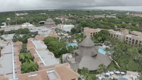 Resort-hotels-by-the-beach-Playa-del-Carmen,-Quintana-Roo,-Mexico
