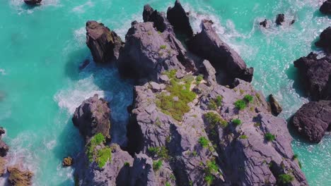 Toma-De-Un-Dron-De-Bermudas-De-La-Formación-Rocosa-De-Horseshoe-Bay-Cove
