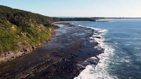 Drone-Pan-Shot-Of-Promontorio-Costa-Crackneck-Mirador-Bateau-Bay-Costa-Central-Nsw-Australia-3840x2160-4k