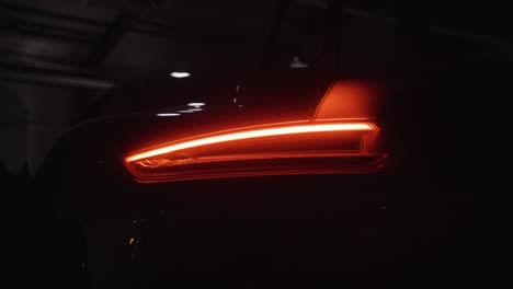 LED-Rücklicht-Des-Neuen-Modernen-Rennsportwagens-In-4k