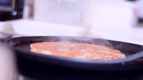 Pancakes-being-made-on-a-flat-pan-at-home