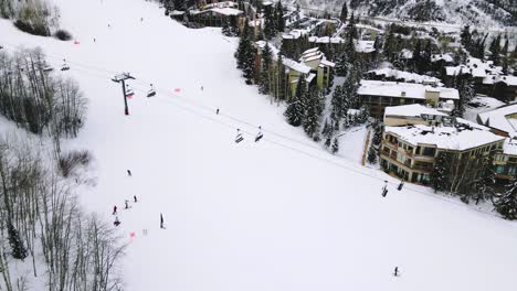 Aerial-drone-shot-of-ski-slope-area-in-Aspen,-Colorado