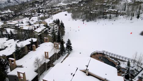 Aerial-shot-of-ski-resort-area-in-Aspen,-Colorado