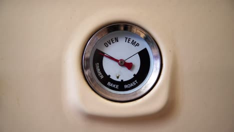 Rayburn-oven-vintage-temperature-gauge-4K