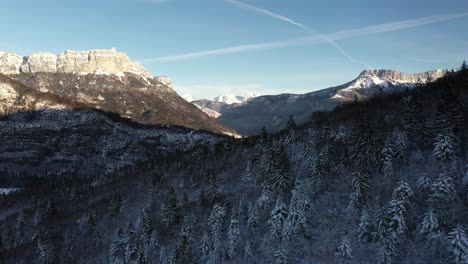 Verschneites-Tal-In-Den-Französischen-Alpen,-In-Der-Nähe-Von-Annecy
