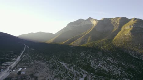 AERIAL---Sunrise-in-the-Sierra-Madre-mountains,-Tamaulipas,-Mexico,-forward