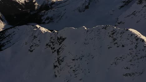 Gipfel-Des-Chief-Pascall-Mit-Aussichtsgipfel-Im-Hintergrund,-Pemberton-BC,-Kanada