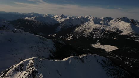 Luftaufnahme-Des-Mount-Chief-Pascall-In-British-Columbia,-Kanada
