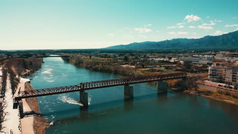 Luftaufnahme-Der-Alten-Eisenbahnbrücke-In-Tortosa,-Spanien