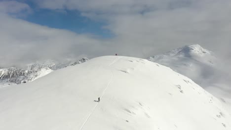 Filmaufnahme-Von-Bergsteigern-Auf-Einem-Berg-In-British-Columbia,-Kanada