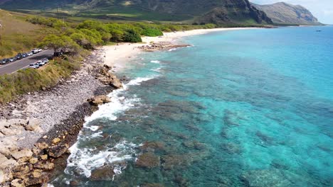 Toma-Panorámica-Con-Drones-Del-Parque-De-La-Playa-De-Kailua-En-Oahu,-Hawaii,-Estados-Unidos